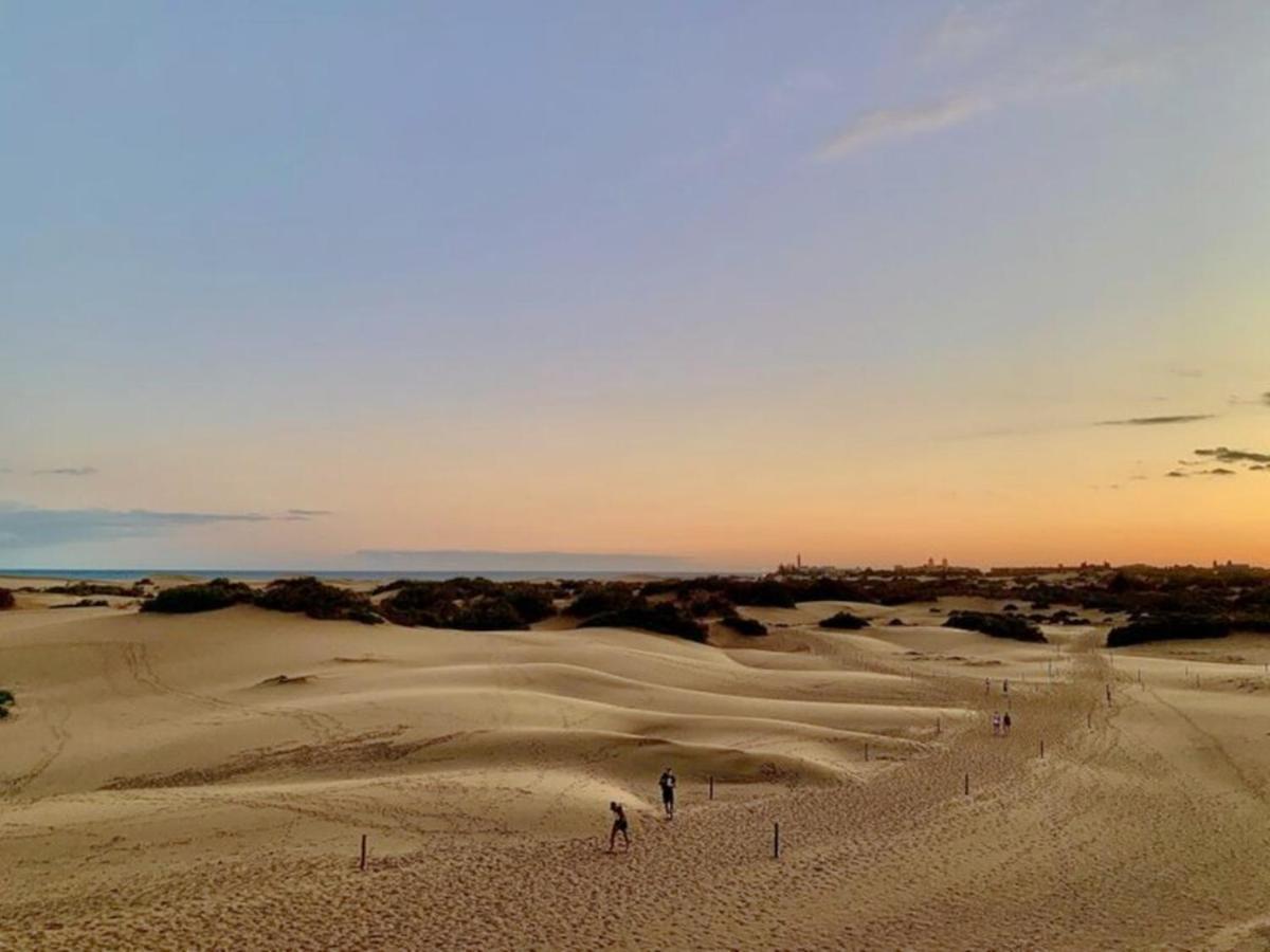 Las Dunas De Maspalomas Y El Mar A Un Paso San Bartolomé Esterno foto